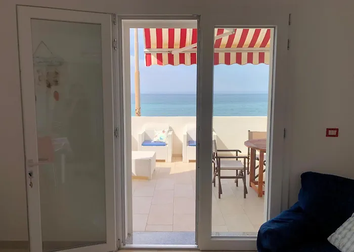 Casa Fronte Mare A * Torre Vado