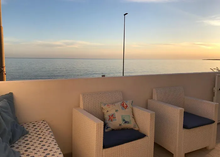 Casa Fronte Mare A * Torre Vado