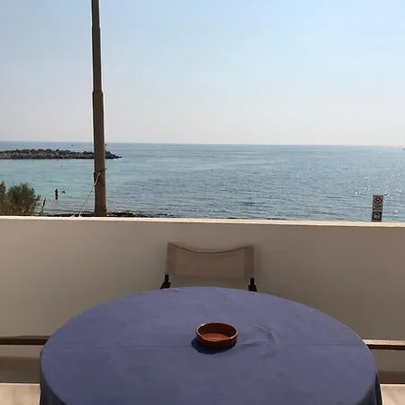 Casa Fronte Mare A Holiday home *