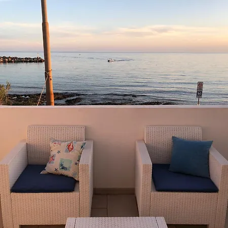 Casa Fronte Mare A Holiday home